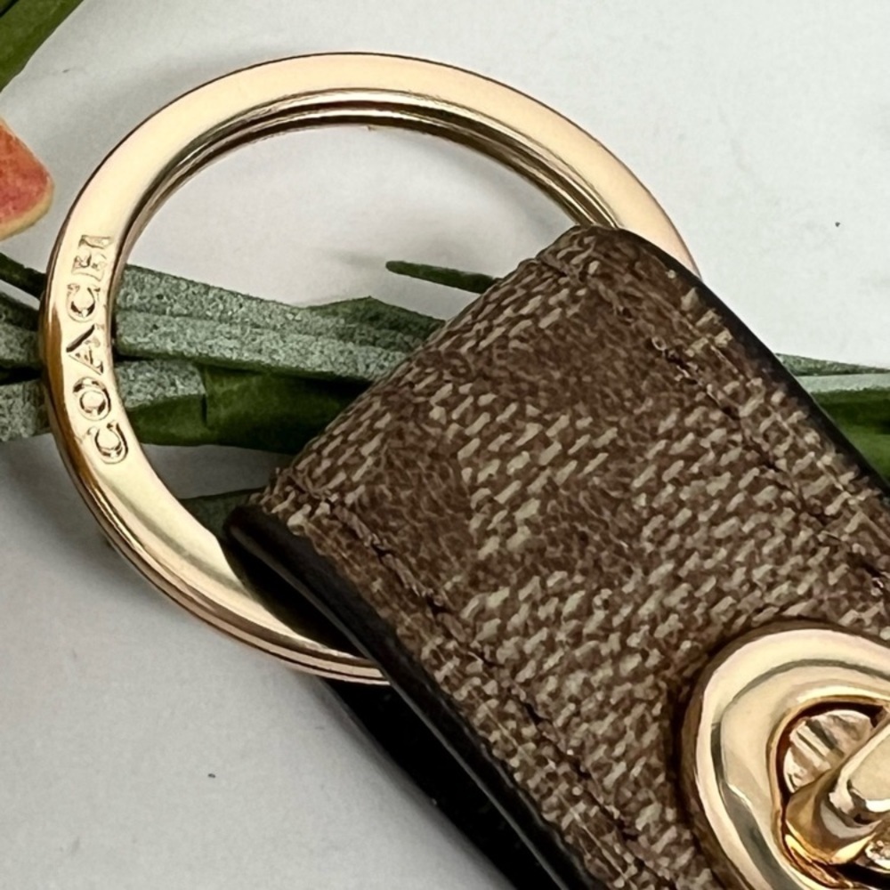Coach Signature Trigger Snap Turnlock Key Fob Keychain Bag Charm NWT - Picture 3 of 7